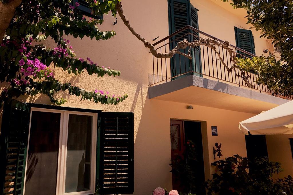 Apartments And Rooms Tomas Podstrana Exterior photo