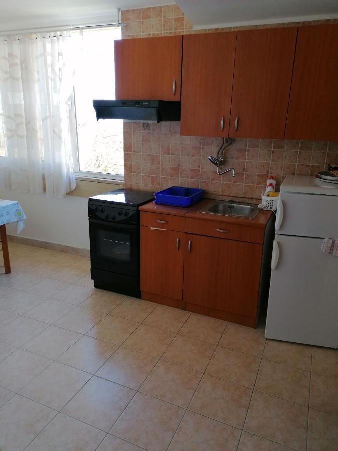 Apartments And Rooms Tomas Podstrana Exterior photo